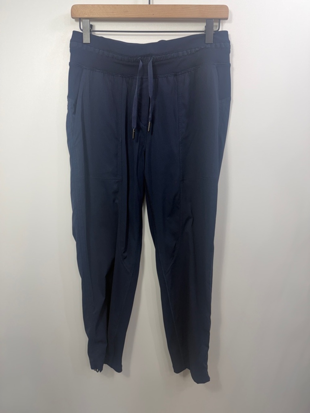 Lululemon women’s dance studio blue crop pants size 6